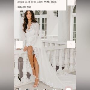 Le Rose | Vivian Lace Trim Maxi Robe with Train